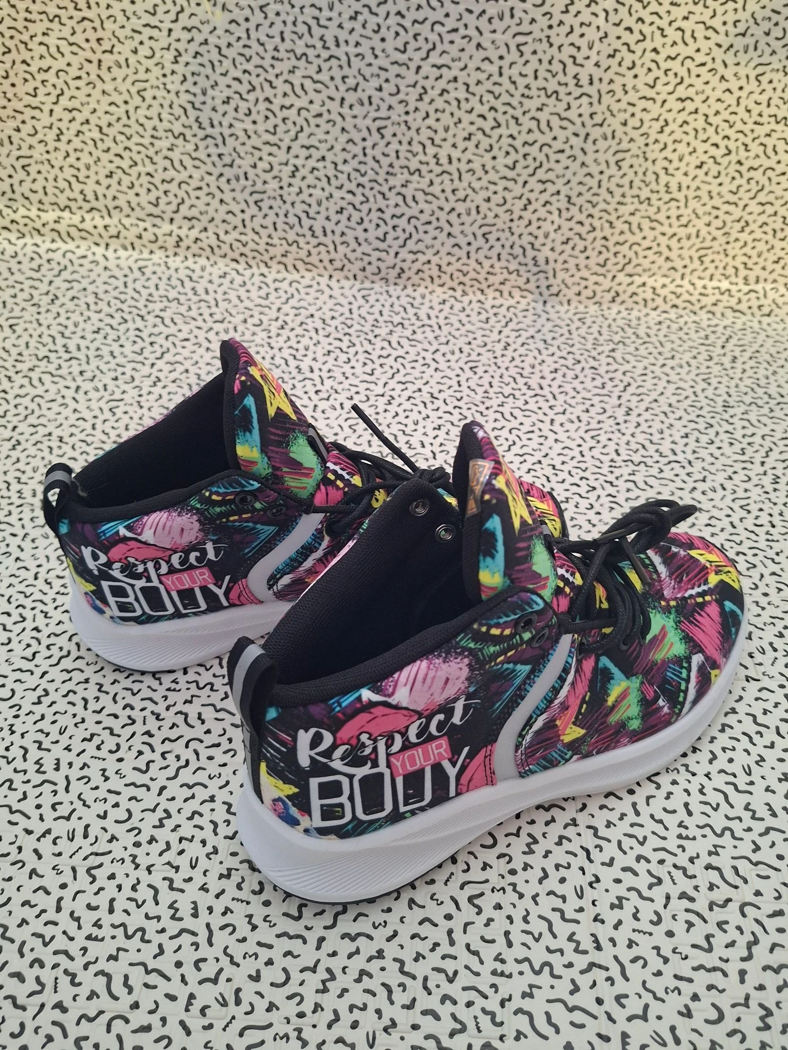 Zapatillas altas multicolor para mujer – Talla 37 – Nuevas – Estilo streetwear / deportivo – photo 4